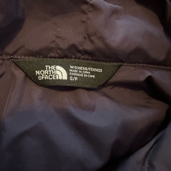 North Face Women’s Harway Puprle Quilted Jacket - Picture 8 of 9